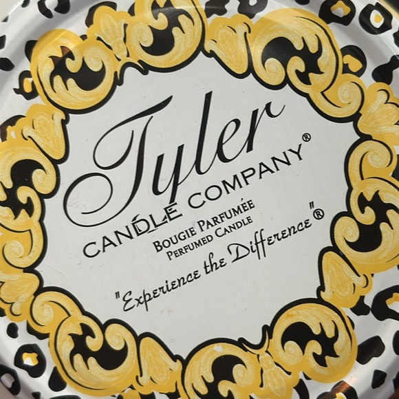 Tyler Candle Company “Blueberry Blitz” 11oz Candle - Brand New - Picture 3 of 6